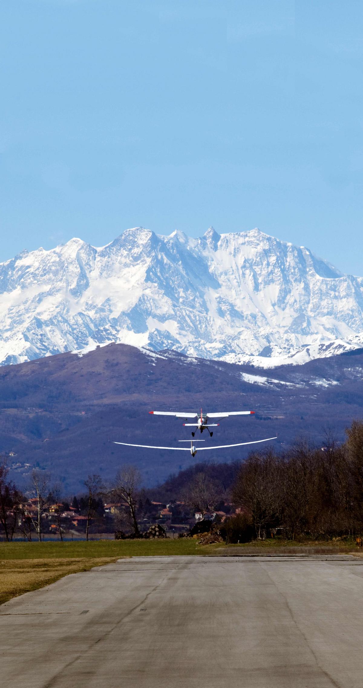 Abflug im Angesicht des Monte Rosa © CamCom Varese