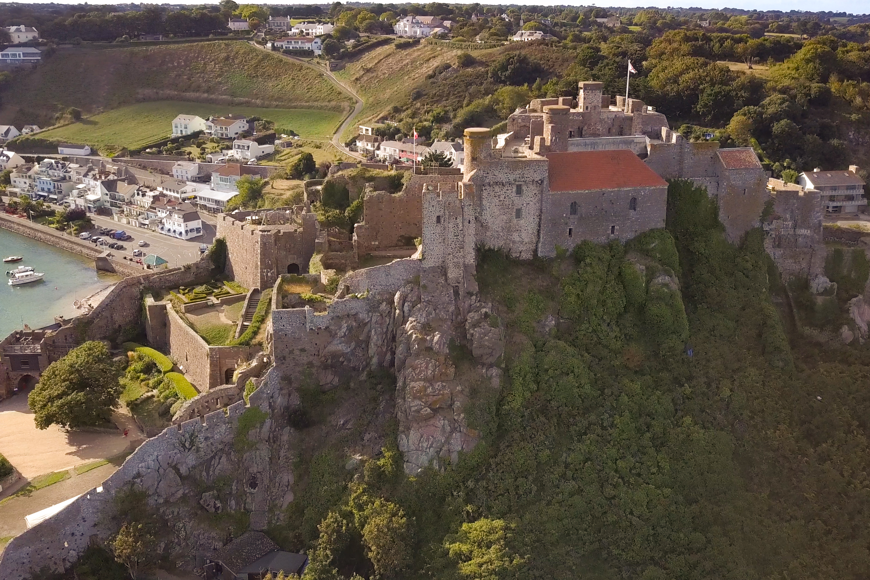 Halloween-Spaß auf Jersey: "Gruselige" Führungen durch das Mont Orgueil Castle. Foto: Visit Jersey