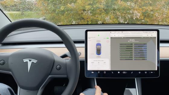 Die neue Dimension der Digitalisierung: der Fahrer verbindet sich von unterwegs im Fahrzeug mit der Fabrik