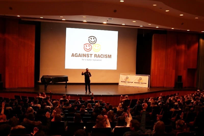 2schneidig@school: Martin Rietsch alias 2schneidig engagiert sich an Schulen gegen Rassismus