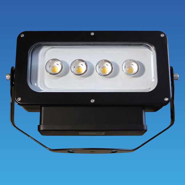 Starkes Licht und starke Kühlung: LED Flutlicht FLOODLINE von ChiliconValley mit innovativer Heat Pipe Kühlung