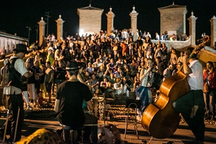 Konzert an der Trepponti © Ferrara Buskers Festival