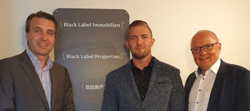 Julien Palatini (Mitte) leitet neues BLI-Office in Leipzig