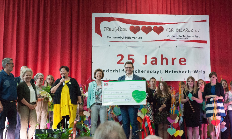 Feierliche Spendenübergabe in Heimbach-Weis (Bildquelle: Lohmann & Rauscher International GmbH & Co. KG)